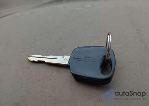 1998 Lincoln Navigator z USA, uszkodzony, nr VIN 5LMTUQ8L5WLJ53924